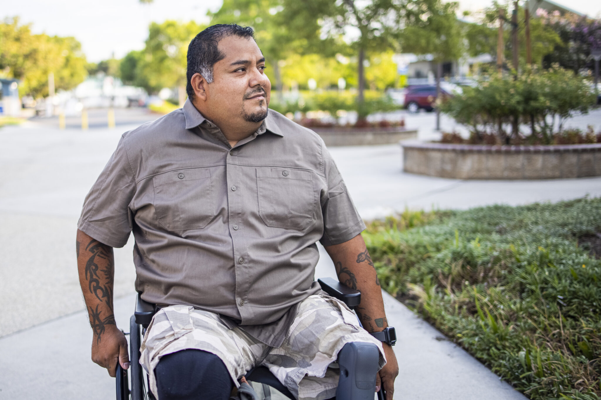 Man in wheelchair leaves hospital after discussing 2023 va disability rates